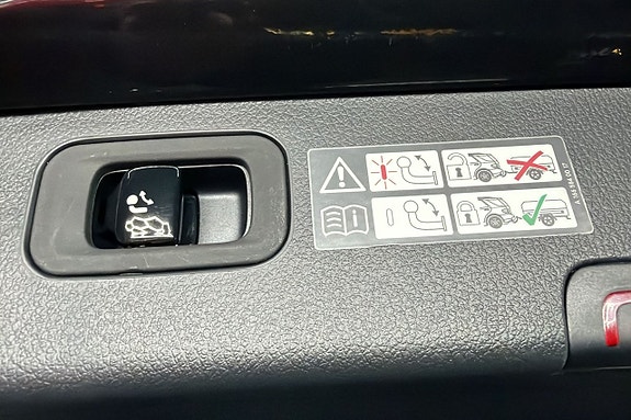 Mercedes-Benz C300 e 13 of 26