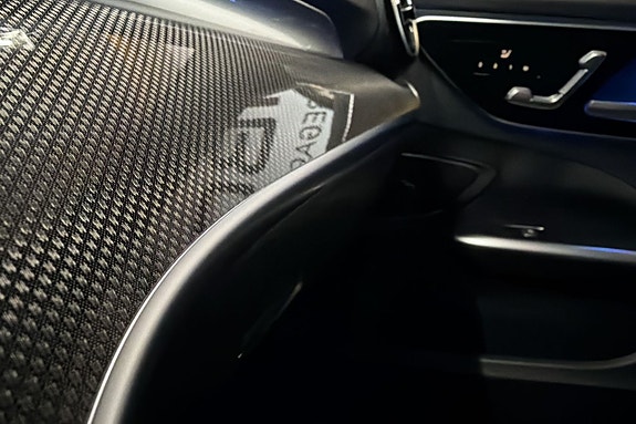 Mercedes-Benz C300 e 22 of 26
