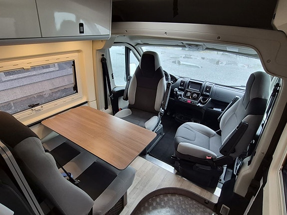 Westfalia Columbus Solhem Special 2 sovplatser, 4 sittplatser, MC-transport, solcell 28 of 28