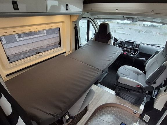 Westfalia Columbus Solhem Special 2 sovplatser, 4 sittplatser, MC-transport, solcell 21 of 28