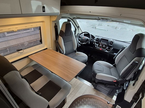 Westfalia Columbus Solhem Special 2 sovplatser, 4 sittplatser, MC-transport, solcell 11 of 28