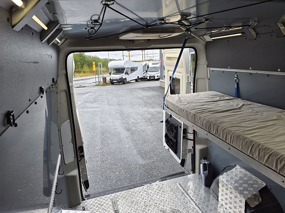Westfalia Columbus Solhem Special 2 sovplatser, 4 sittplatser, MC-transport, solcell 10 of 28