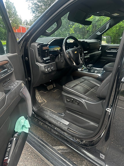 Chevrolet Silverado 1500 6 of 7