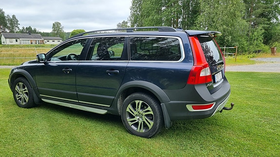 Volvo XC70 3 of 9