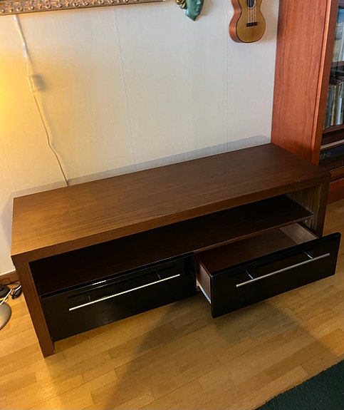 TV-bänk