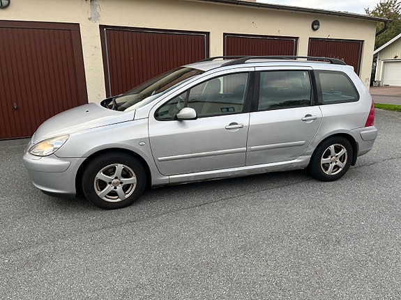 Peugeot 307 2 of 7
