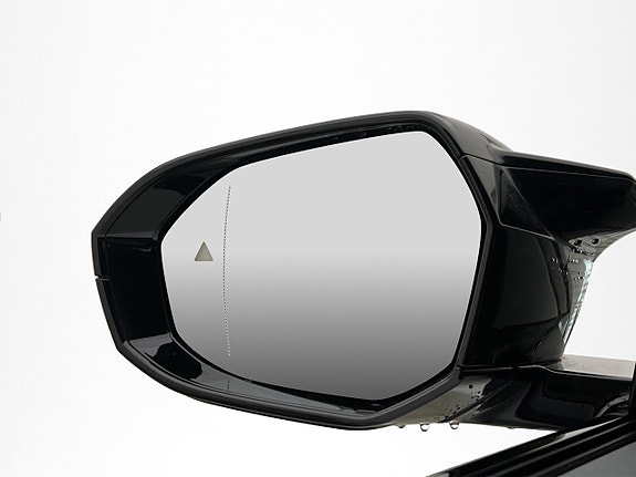 BMW i5 12 of 30
