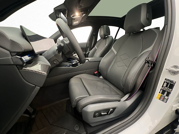 BMW i5 13 of 30