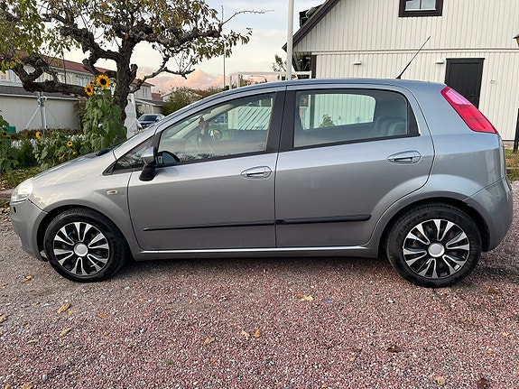 Fiat Grande Punto 3 of 8
