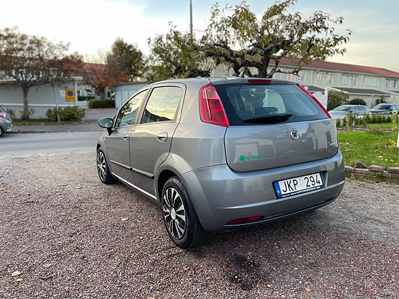 Fiat Grande Punto 2 of 8