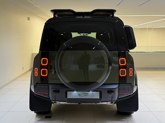 Land Rover Defender 110 5 of 25