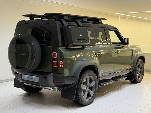 Land Rover Defender 110 4 of 25