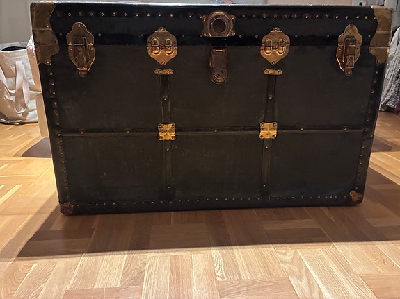 Product image 1 of 3