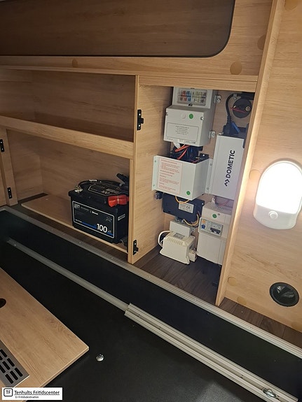 Knaus L!VE WAVE PLATINUM SELECTION 700 DX 14 of 15