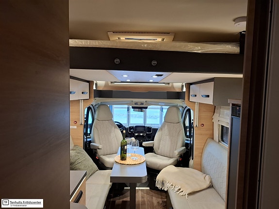 Knaus L!VE WAVE PLATINUM SELECTION 700 DX 10 of 15
