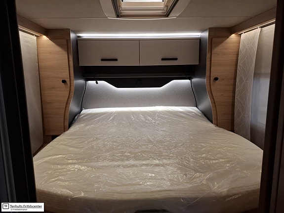 Knaus L!VE WAVE PLATINUM SELECTION 700 DX 13 of 15