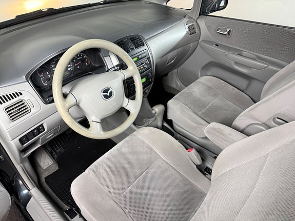 Mazda Premacy 9 of 17