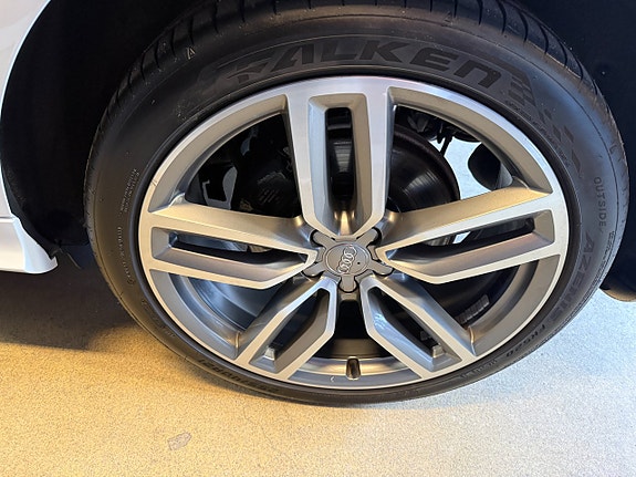 Audi SQ5 11 of 14