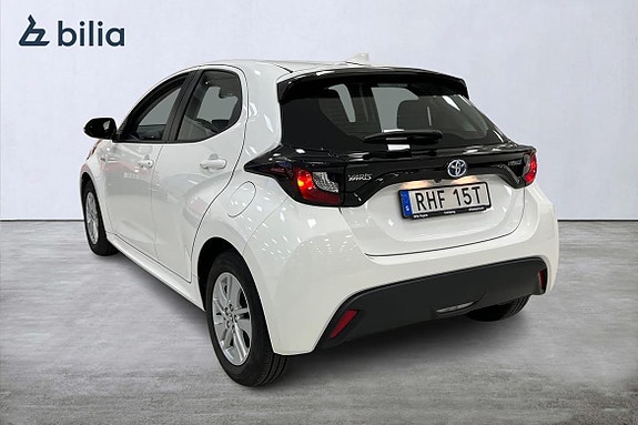 Toyota Yaris 2 of 23