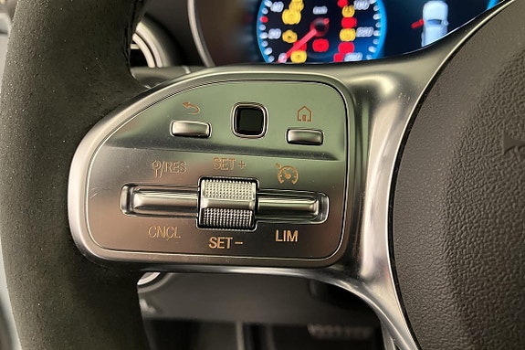 Mercedes-Benz GLC 300 de 24 of 26