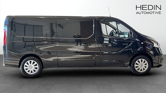 Nissan NV300 6 of 15