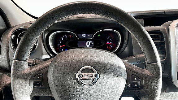 Nissan NV300 14 of 15