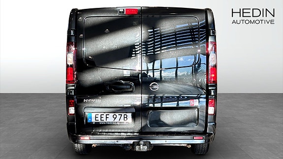 Nissan NV300 7 of 15