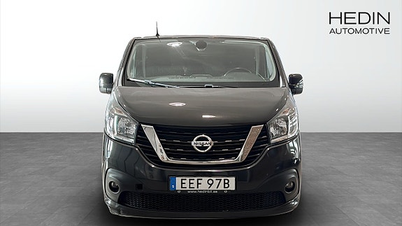 Nissan NV300 8 of 15
