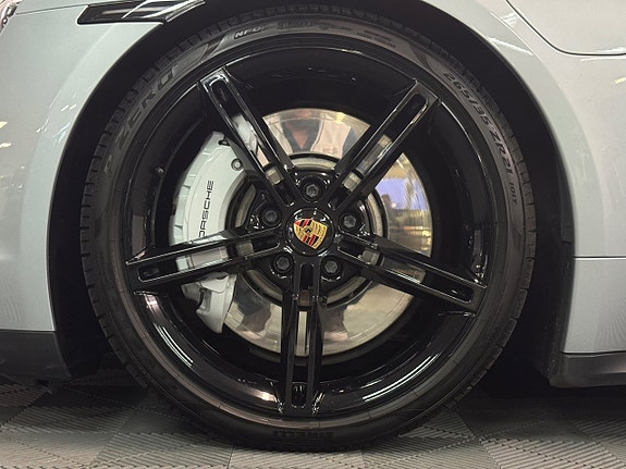 Porsche Taycan 4S 15 of 16