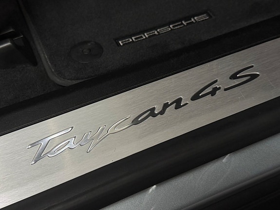 Porsche Taycan 4S 9 of 16