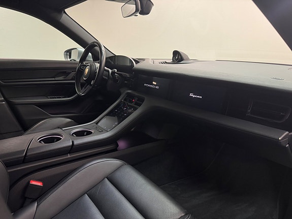 Porsche Taycan 4S 7 of 16
