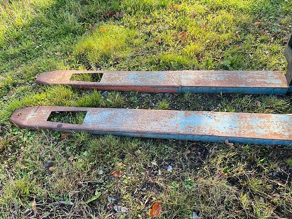 Traktor med lastare VALMET 604-4 5 of 6