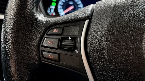 BMW 320 15 of 22