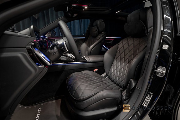 Mercedes-Benz S450 16 of 25
