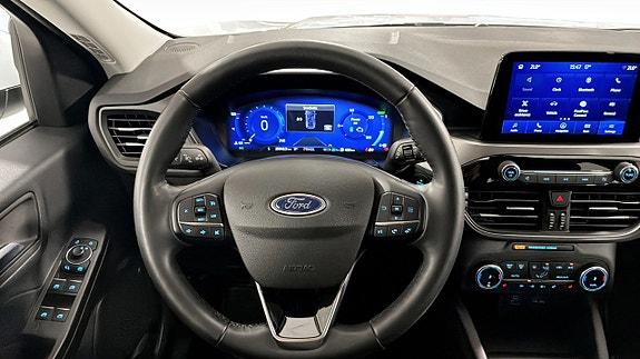 Ford Kuga 13 of 23