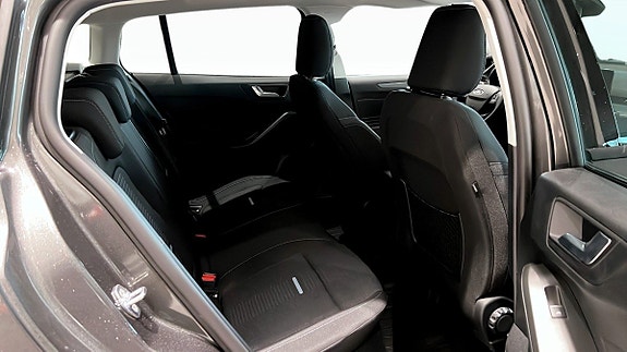 Ford Focus 5 of 9