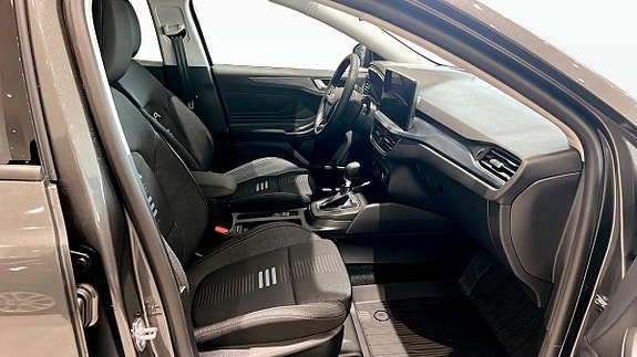 Ford Focus 3 of 9