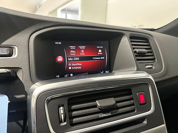 Volvo S60 Cross Country 11 of 16