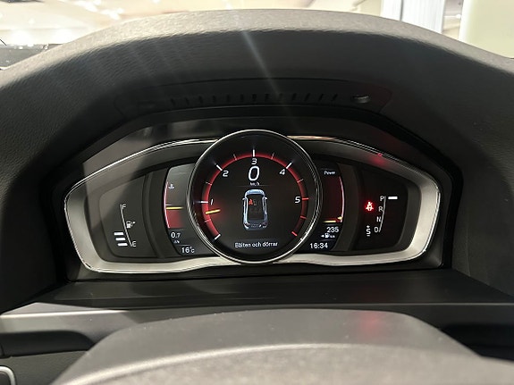Volvo S60 Cross Country 15 of 16