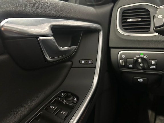 Volvo S60 Cross Country 16 of 16