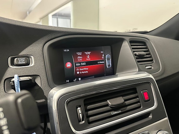 Volvo S60 Cross Country 12 of 16