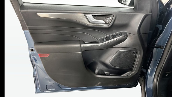 Ford Kuga 11 of 12