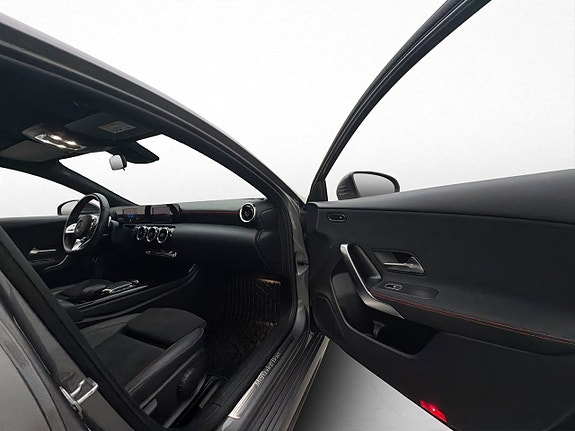 Mercedes-Benz A 250 e 28 of 30