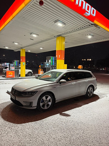 Volkswagen Passat 6 of 14