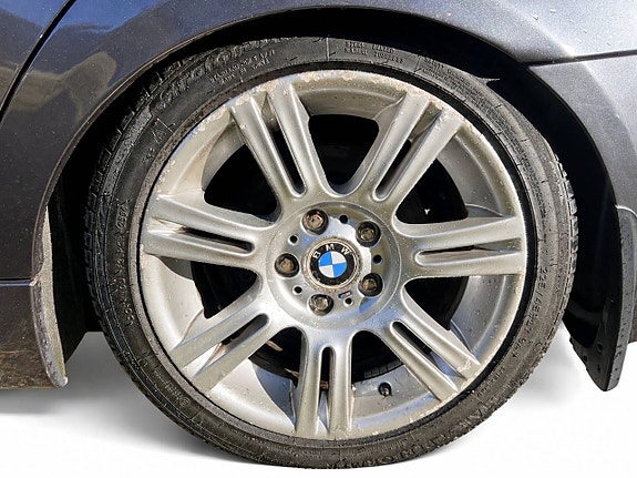 BMW 320d 17 of 18