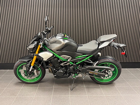 Kawasaki Z900 SE 4 of 6
