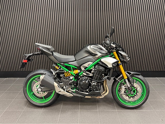 Kawasaki Z900 SE 2 of 6