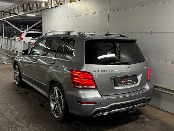 Mercedes-Benz GLK220 8 of 18