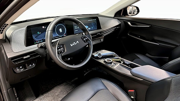 Kia EV6 8 of 12