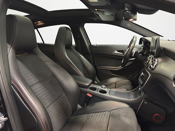 Mercedes-Benz GLA 200 12 of 16